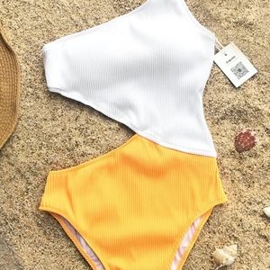 NWT Candy Rain One Shoulder Yellow White Large